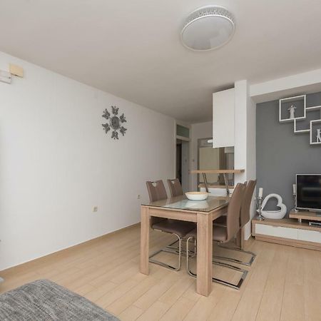 Apartmani Mona Makarska Zewnętrze zdjęcie