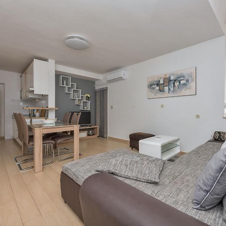 Apartmani Mona Makarska Zewnętrze zdjęcie