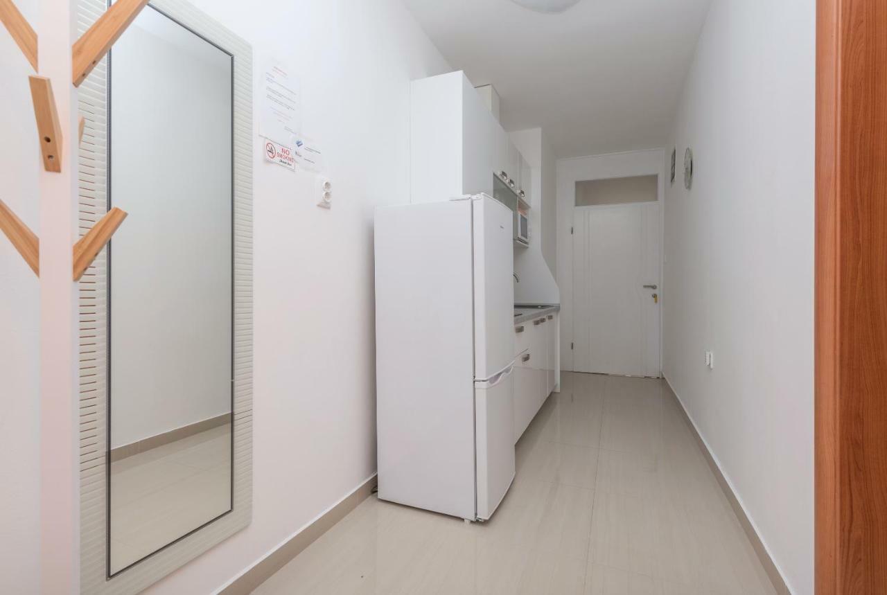 Apartmani Mona Makarska Zewnętrze zdjęcie