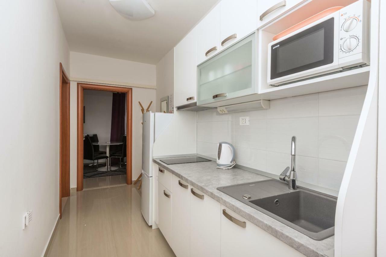 Apartmani Mona Makarska Zewnętrze zdjęcie