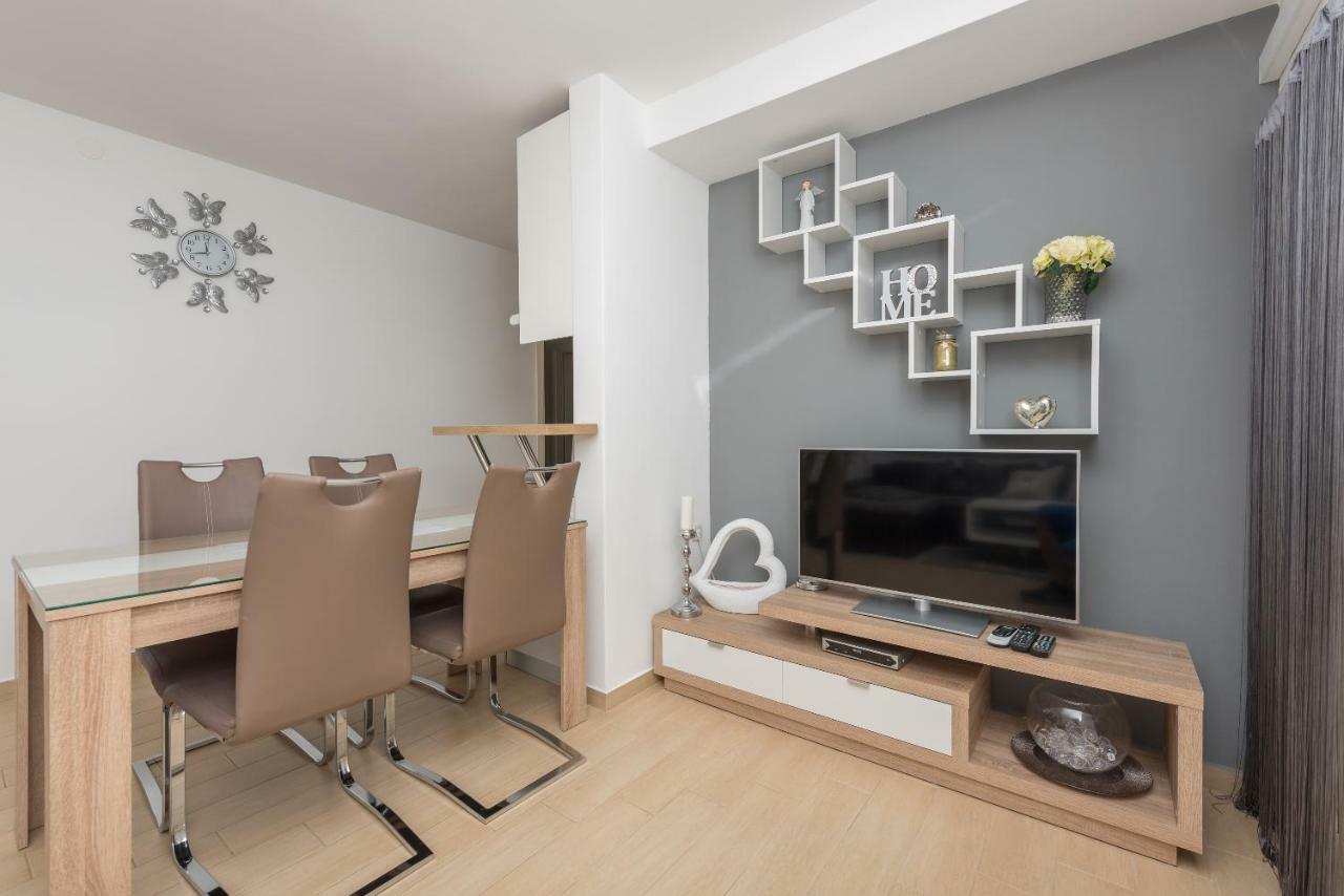 Apartmani Mona Makarska Zewnętrze zdjęcie