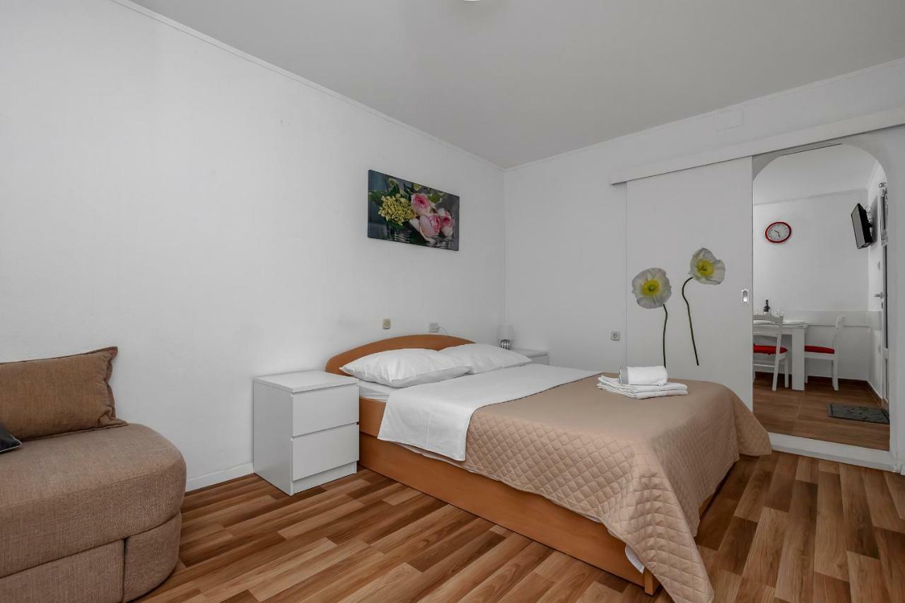 Apartmani Mona Makarska Zewnętrze zdjęcie