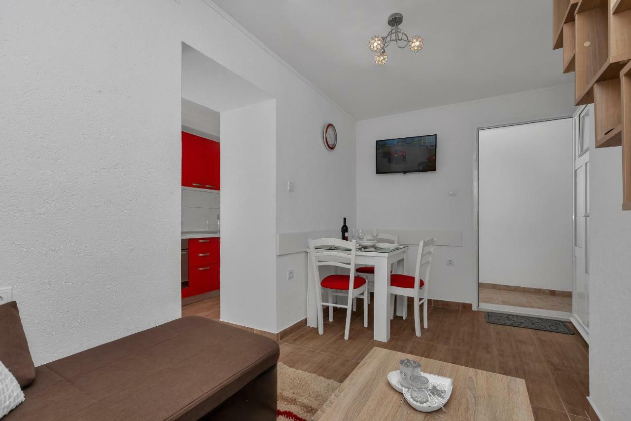 Apartmani Mona Makarska Zewnętrze zdjęcie
