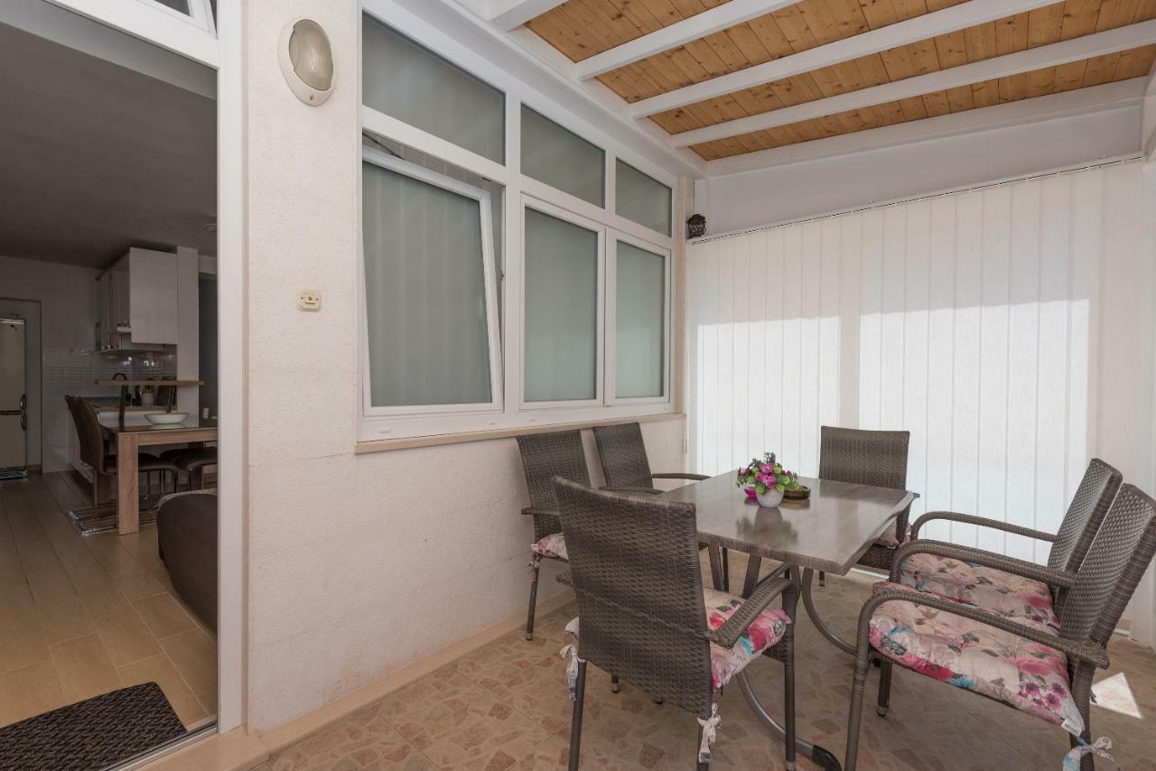 Apartmani Mona Makarska Zewnętrze zdjęcie