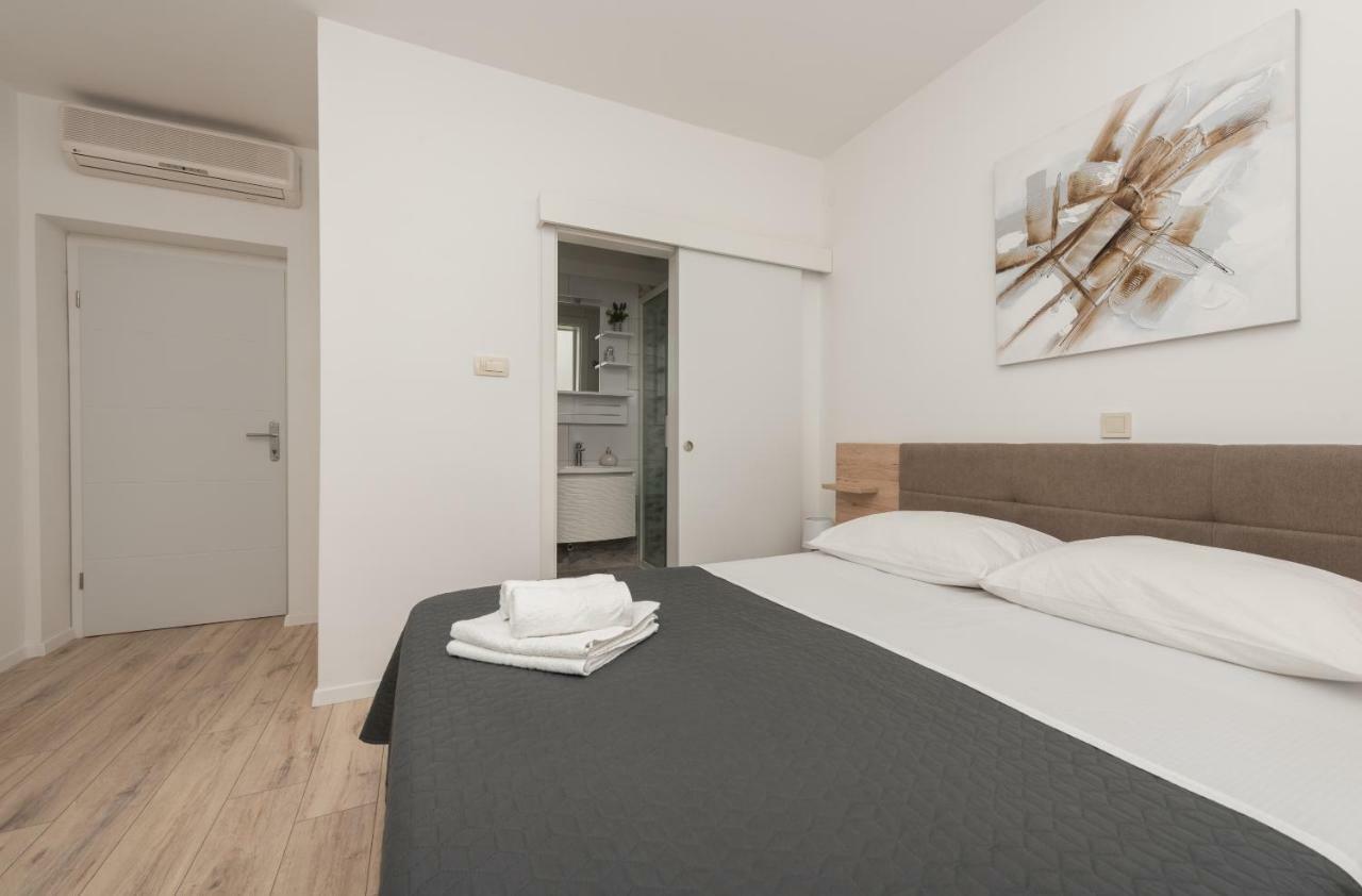 Apartmani Mona Makarska Zewnętrze zdjęcie