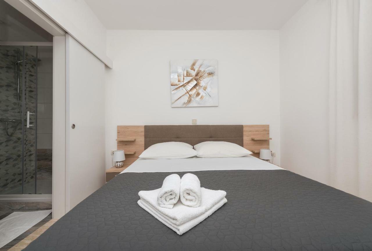 Apartmani Mona Makarska Zewnętrze zdjęcie