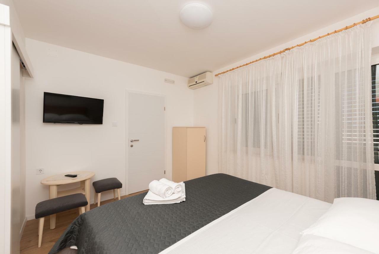 Apartmani Mona Makarska Zewnętrze zdjęcie