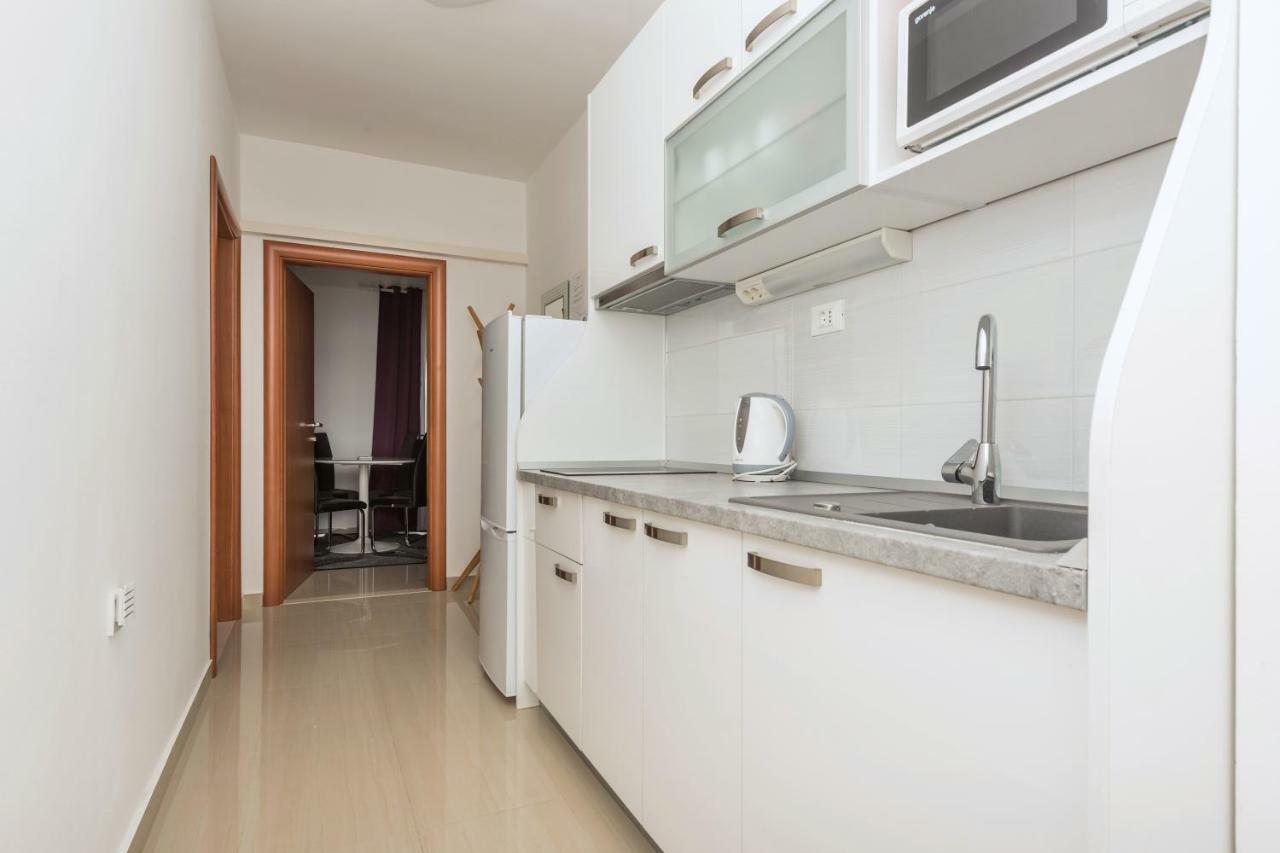 Apartmani Mona Makarska Zewnętrze zdjęcie