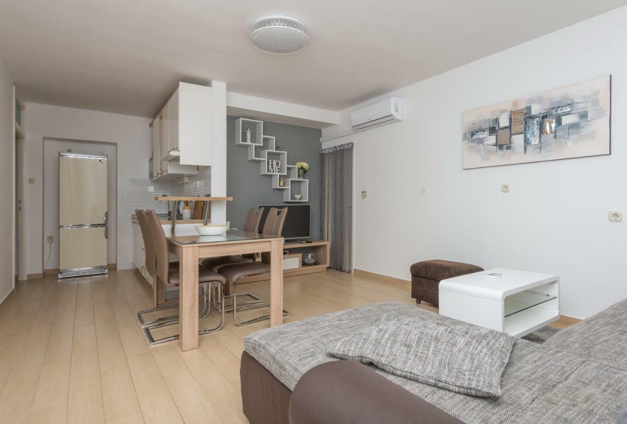 Apartmani Mona Makarska Zewnętrze zdjęcie
