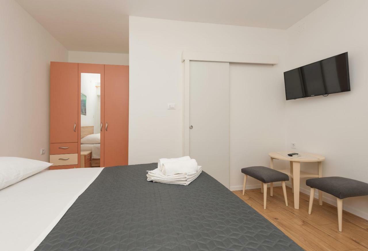 Apartmani Mona Makarska Zewnętrze zdjęcie