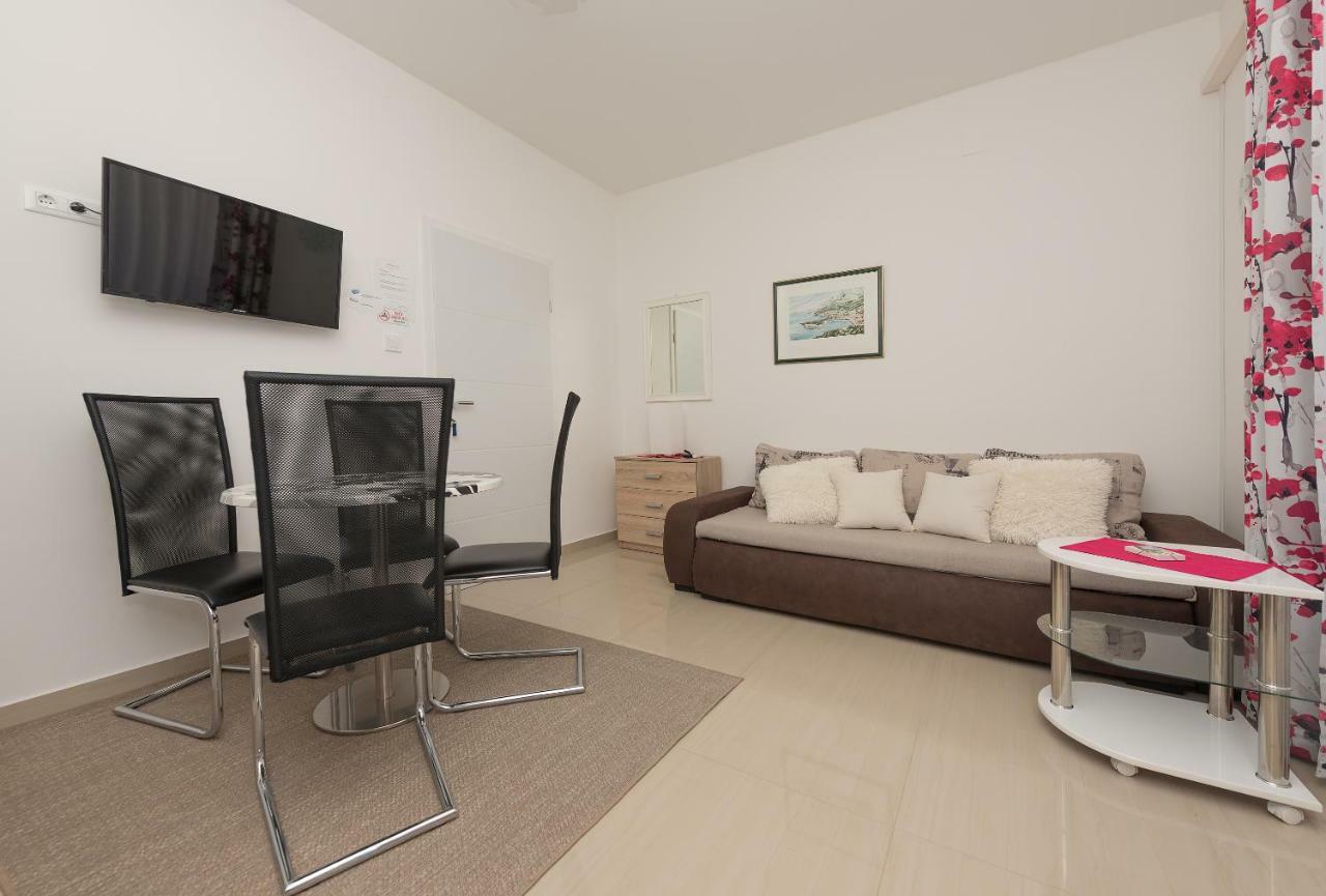 Apartmani Mona Makarska Zewnętrze zdjęcie