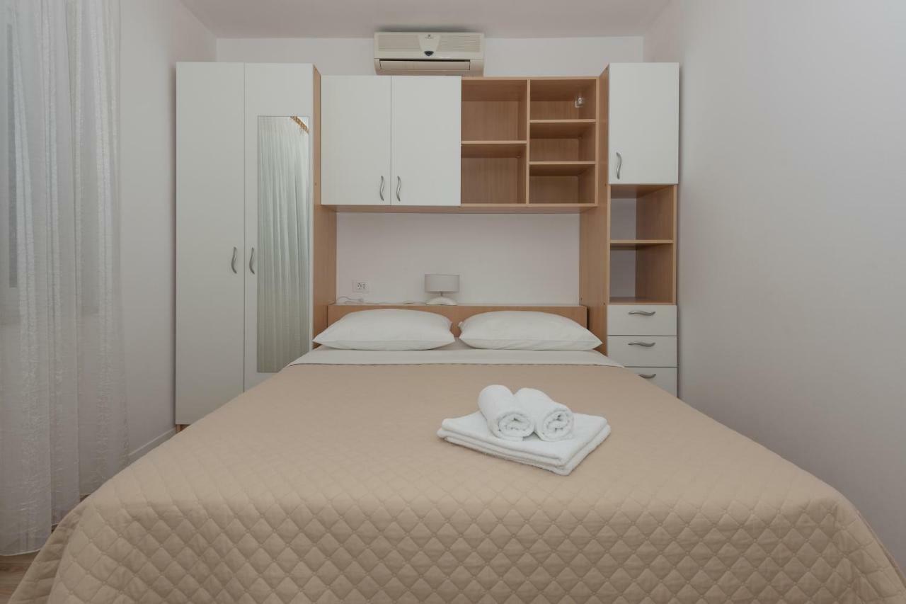 Apartmani Mona Makarska Zewnętrze zdjęcie
