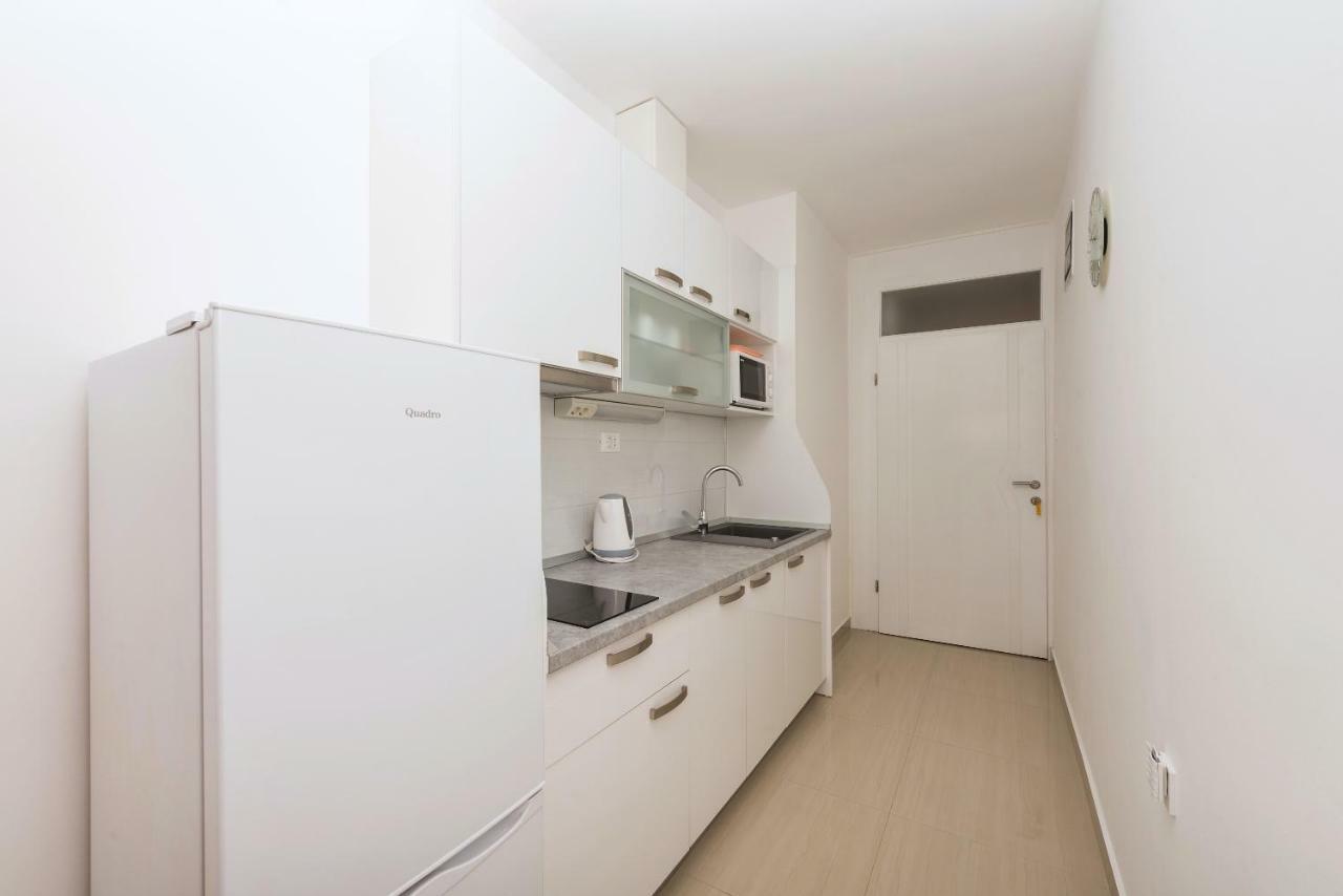 Apartmani Mona Makarska Zewnętrze zdjęcie