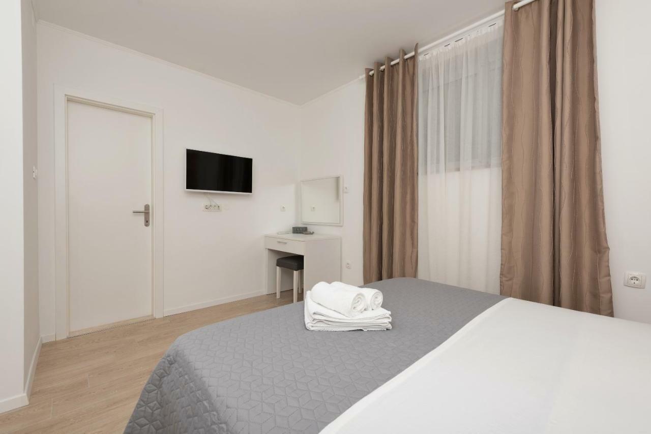 Apartmani Mona Makarska Zewnętrze zdjęcie
